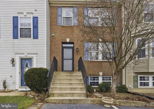 12 Thornberry Dr, MARTINSBURG, WV, 25403-8780 | Card Image