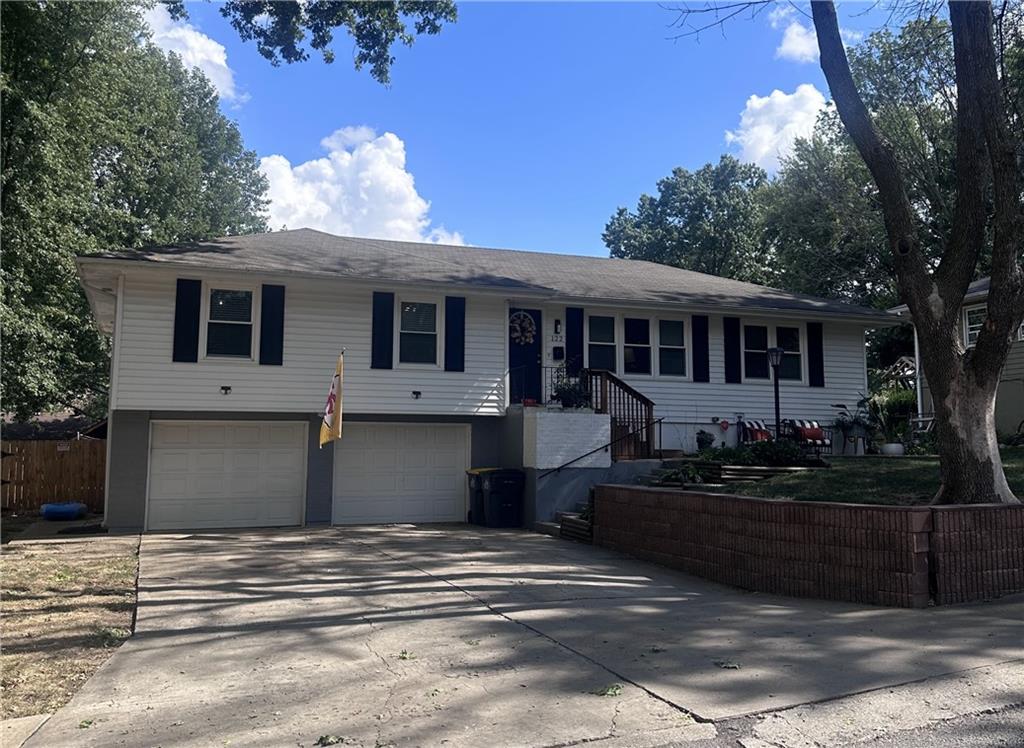 3rd St, Blue Springs, MO 64014
