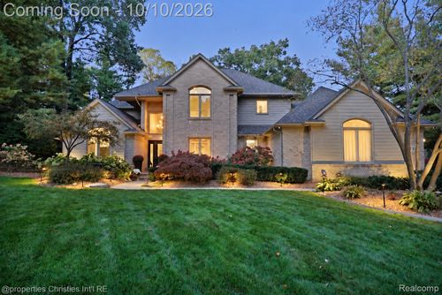 5781 Crystal Creek Ct, Washington Twp, MI, 48094-2608 | Card Image