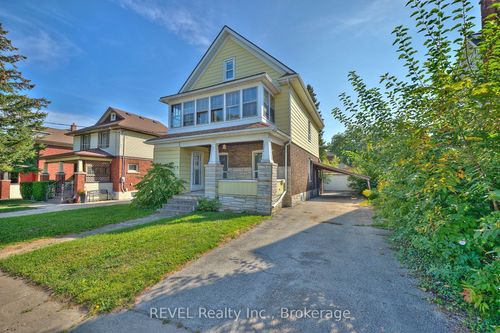 5806 Prince Edward Ave, Niagara Falls, ON, L2G5J3 | Card Image