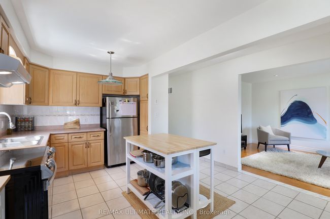 42 Marta Ave, House other with 3 bedrooms, 2 bathrooms and 1 parking in Scarborough ON | Image 11