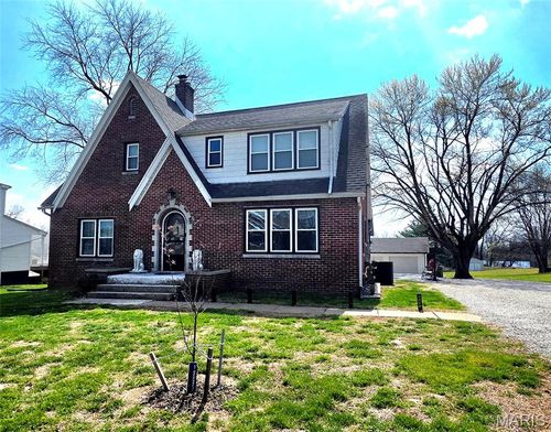 925 Lehmen Dr, Chester, IL, 62233-1265 | Card Image