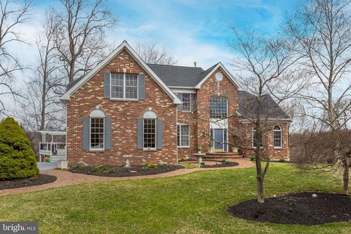 8 Cherry Ln, NEWTOWN SQUARE, PA, 19073-3949 | Card Image