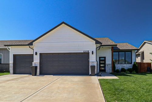 1209 E Prairie Hill Cir, Park City, KS, 67219-1001 | Card Image