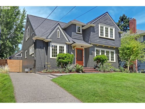 3335 Ne Holladay St, Portland, OR, 97232-2532 | Card Image