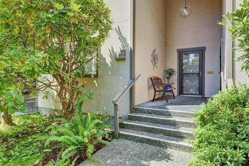 n3-1610 Ne 140th St, Seattle, WA, 98125-3228 | Card Image