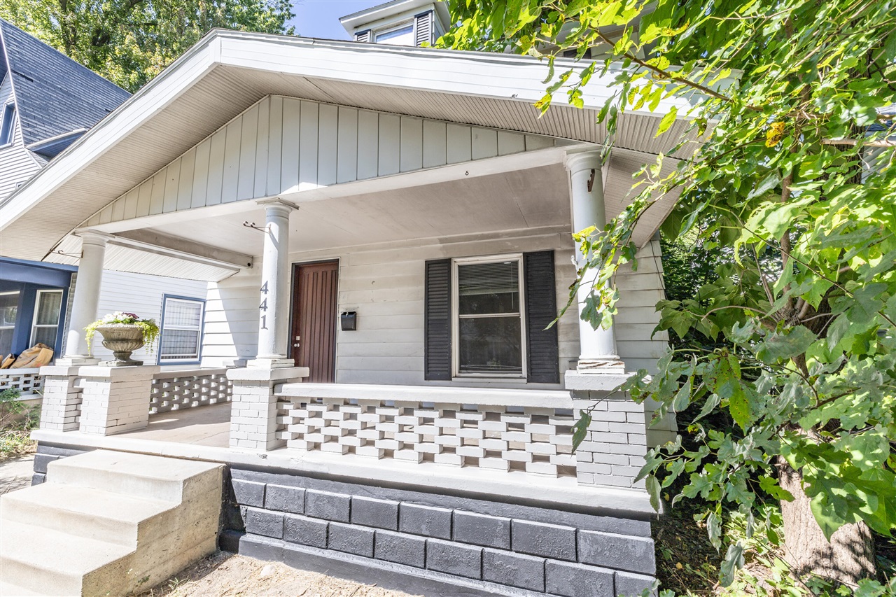 Adams St, Grand Rapids, MI 49507