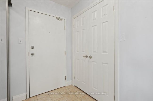 301 - 91 Aspen Springs Dr, Condo with 2 bedrooms, 1 bathrooms and 1 parking in Clarington ON | Image 4
