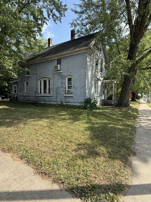 1303 4th Street S, La Crosse, WI, 54601 | Card Image