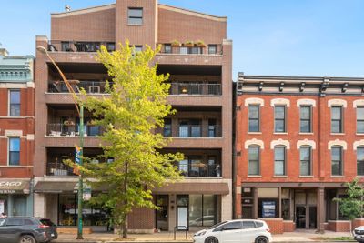 4W - 411 W North Avenue, Condo with 3 bedrooms, 2 bathrooms and 1 parking in Chicago IL | Image 1