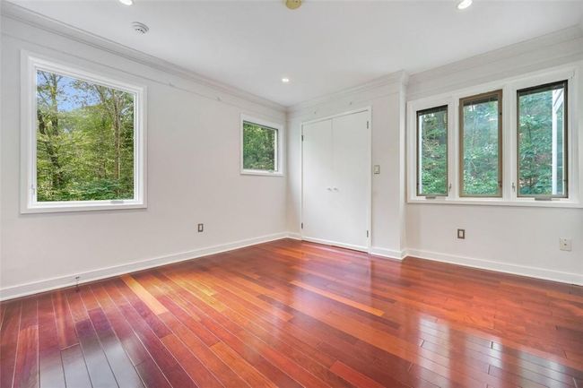 Sunny bedroom | Image 22