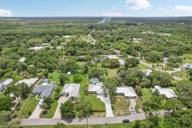 9830 Oak Trl, House other with 3 bedrooms, 3 bathrooms and null parking in Sebastian FL | Image 6