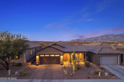 685 E Kalalau Dr, Oro Valley, AZ, 85755-6101 | Card Image