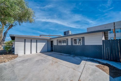 2825 Kings Way, Las Vegas, NV, 89102-6088 | Card Image