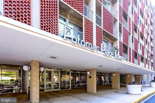 apt-n317-800 4th St Sw, WASHINGTON, DC, 20024-3013 | Card Image