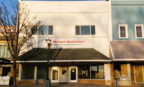 307 S James St, Ludington, MI, 49431-2105 | Card Image