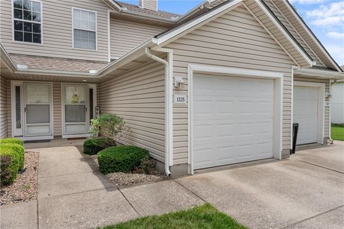 1325 Se Norwood Dr, Lees Summit, MO, 64081-3133 | Card Image