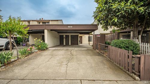 668 Simpson St, Santa Rosa, CA, 95401-5321 | Card Image