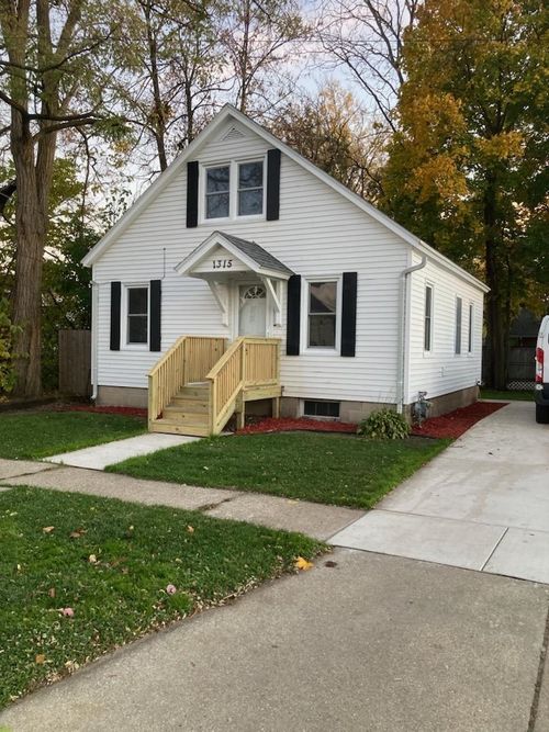 1315 Elizabeth St, Janesville, WI, 53548-2808 | Card Image