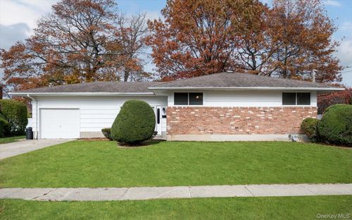 17 Evans Ave, Farmingdale, NY, 11735-5245 | Card Image