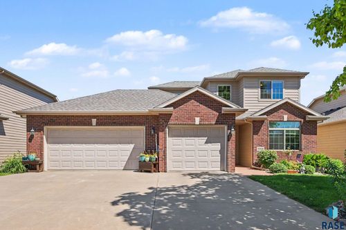 5008 S Winston Ln, Sioux Falls, SD, 57108-4842 | Card Image