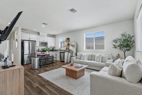 1278 San Antonio St, Soledad, CA, 93960-1908 | Card Image