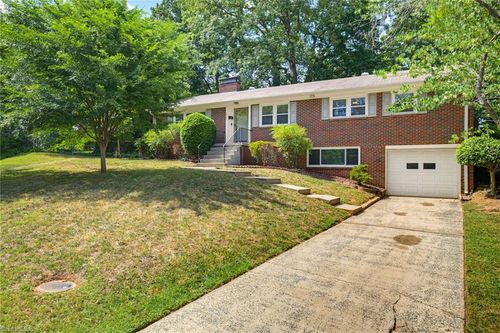 2743 Wildwood Ct, Winston Salem, NC, 27103-4218 | Card Image