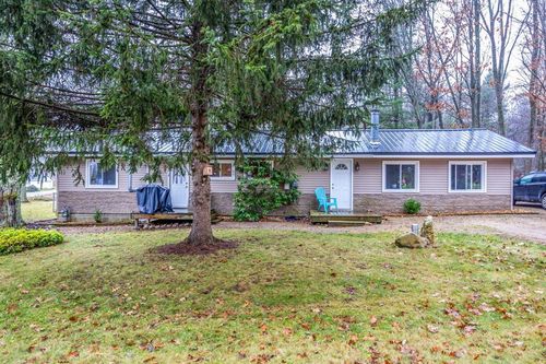 10745 196th Avenue, Mecosta Twp, MI, 49307 | Card Image