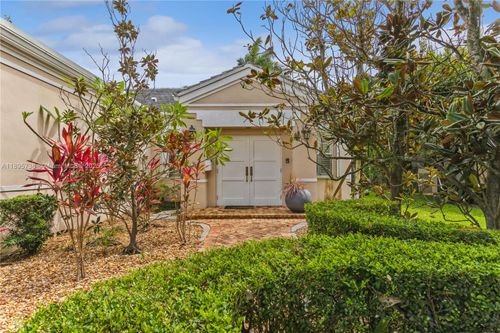 5774 Sw 76th Ter, South Miami, FL, 33143-5422 | Card Image