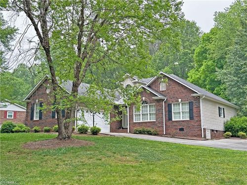 136 Valleybrook Dr, Elkin, NC, 28621-3137 | Card Image