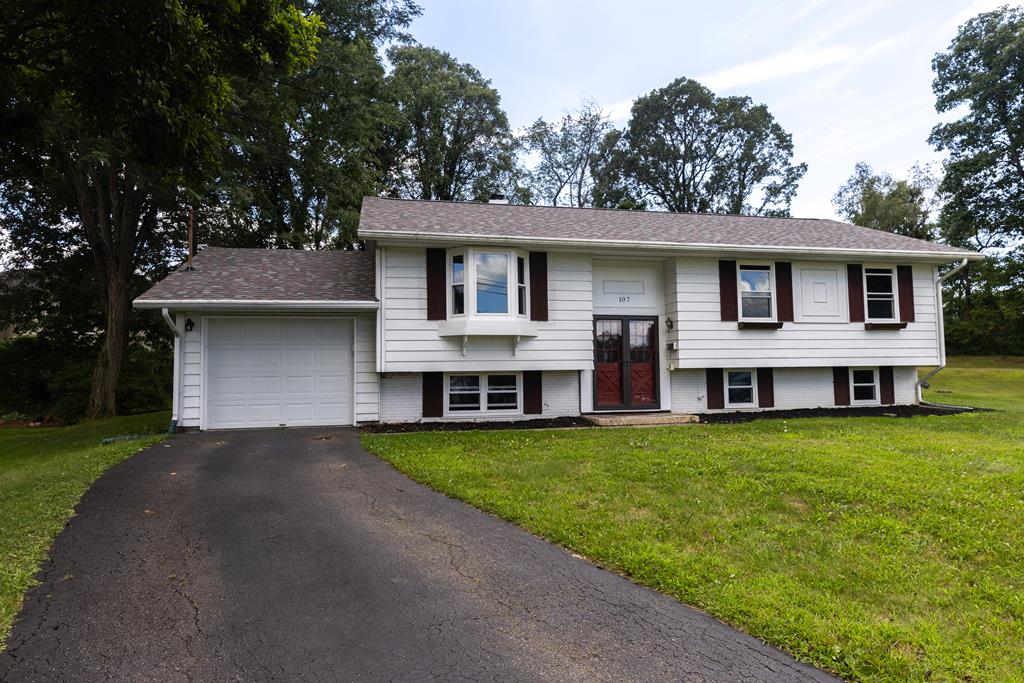 Aster Dr, Horseheads, NY 14845