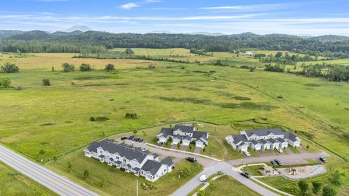 13 Clover Ln, Hinesburg, VT, 05461-4496 | Card Image