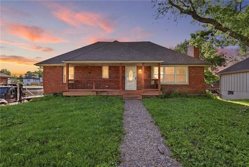3404 S Grand Ave, Independence, MO, 64055-2355 | Card Image