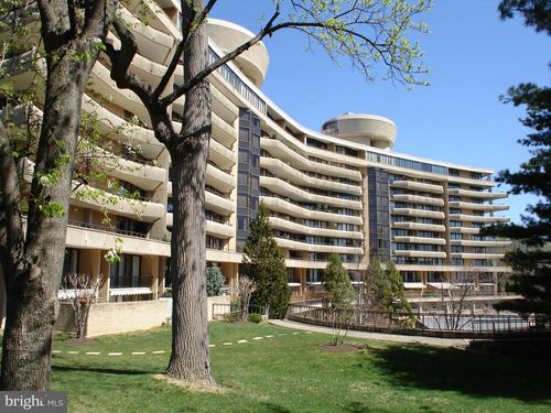 apt-313-4200 Massachusetts Ave Nw, WASHINGTON, DC, 20016-4752 | Card Image