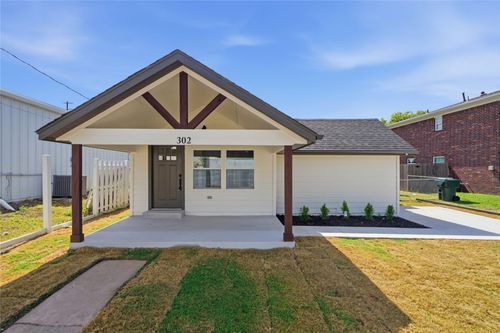 302 S Weenonah Ave, Claremore, OK, 74017-8026 | Card Image