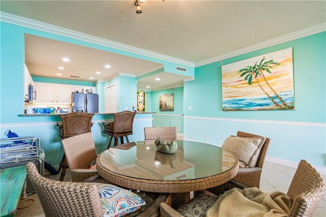 APT-402 - 3702 N Highway A1a, Condo with 3 bedrooms, 3 bathrooms and null parking in Hutchinson Island FL | Image 4