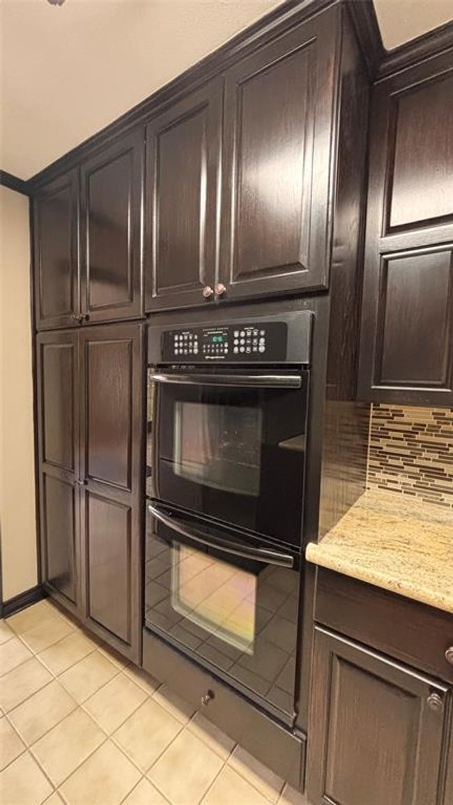 5720 Townhouse Ln, Townhouse with 3 bedrooms, 3 bathrooms and null parking in Beaumont TX | Image 15