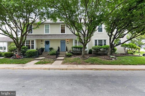 2402 Mallard Ln, DOWNINGTOWN, PA, 19335-4552 | Card Image