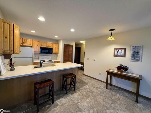 8-414 E Lake St, Ventura, IA, 50482-5031 | Card Image