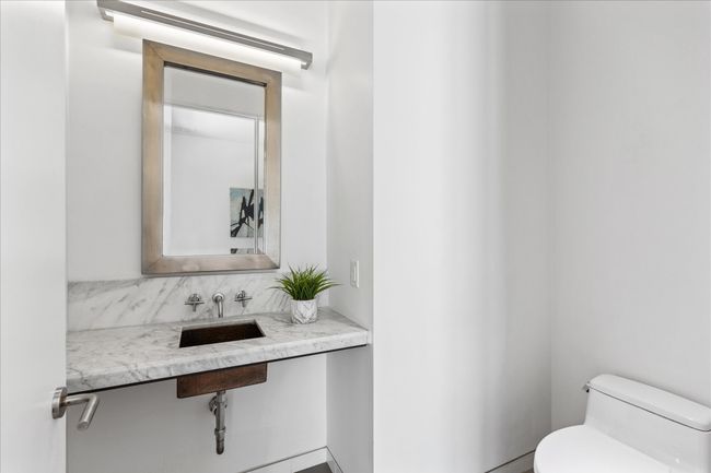 33 Vanguard Way, House other with 3 bedrooms, 3 bathrooms and null parking in Dallas TX | Image 16