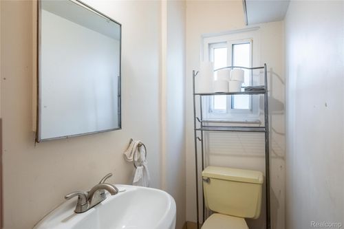 14021 Huff Dr, Warren, MI, 48088-4820 | Card Image