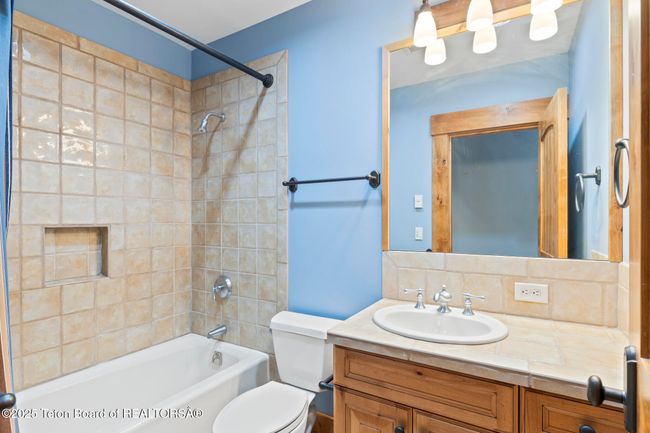 5725 Caddis Fly Dr, House other with 3 bedrooms, 4 bathrooms and null parking in Wilson WY | Image 22