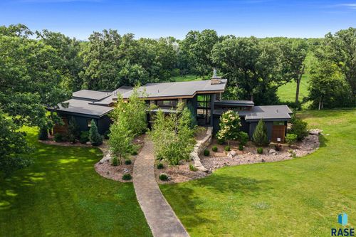 300 E Twin Oaks Dr Drive, Sioux Falls, SD, 57105 | Card Image