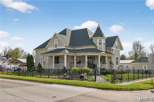 303 Dorothy St, Sikeston, MO, 63801-2715 | Card Image