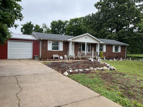 304 Pine Mountain Rd, Clarksville, TN, 37042-5221 | Card Image
