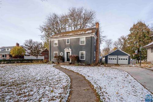 35 9th St Sw, Le Mars, IA, 51031-2334 | Card Image