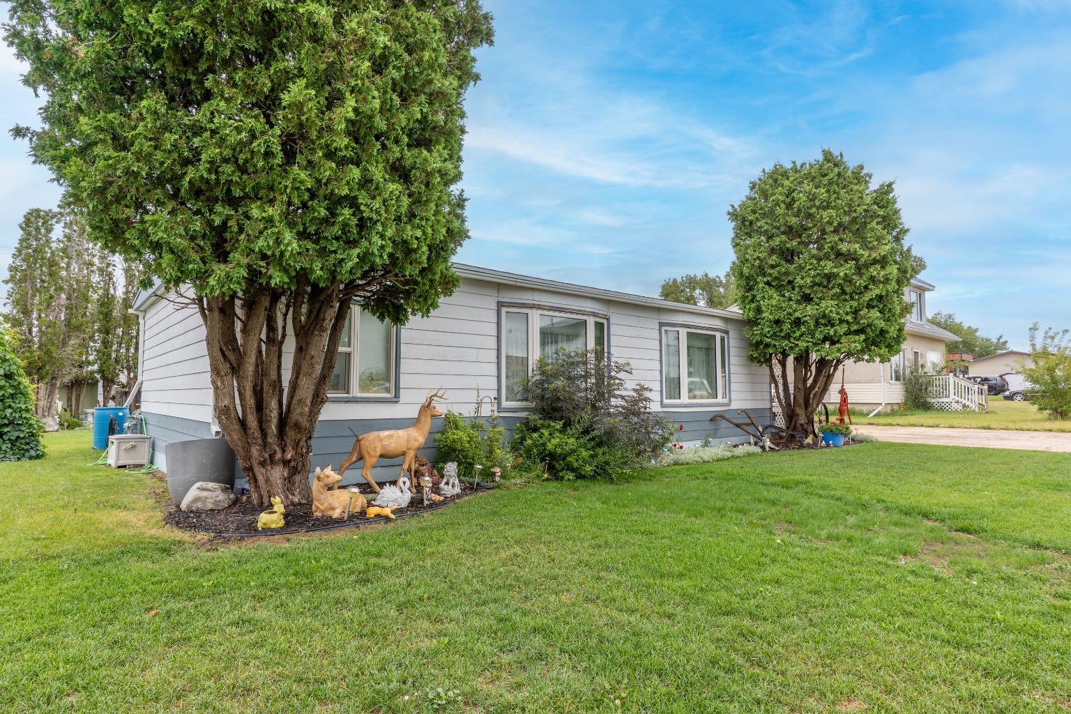 Residential in Redcliff 5