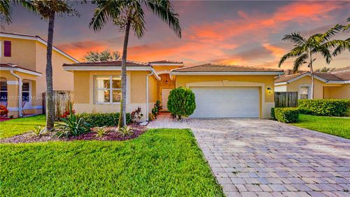 3090 Se 7th Ct, Homestead, FL, 33033-7174 | Card Image