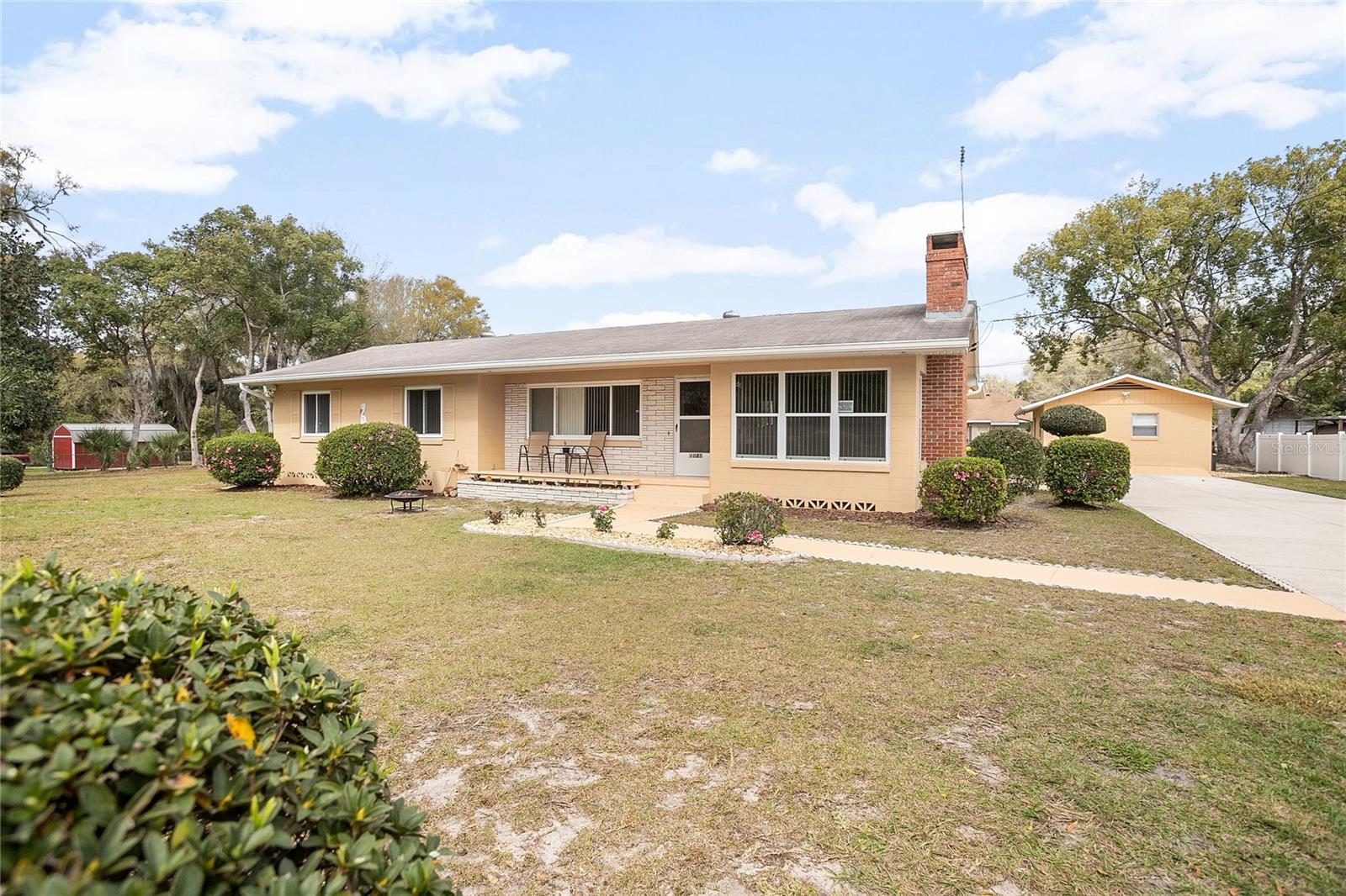 Carolina Ave, Deland, FL 32724
