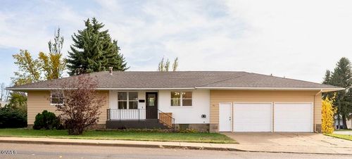 741 Empire Rd, Dickinson, ND, 58601-3685 | Card Image